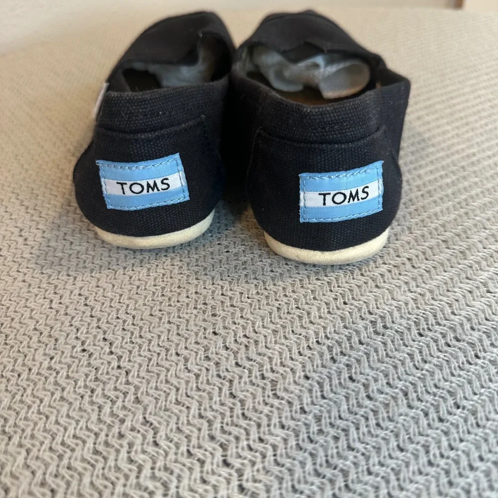 TOMS Alpargata Slip On Shoes Womens 6 Black Canvas Classic Comfort Flats